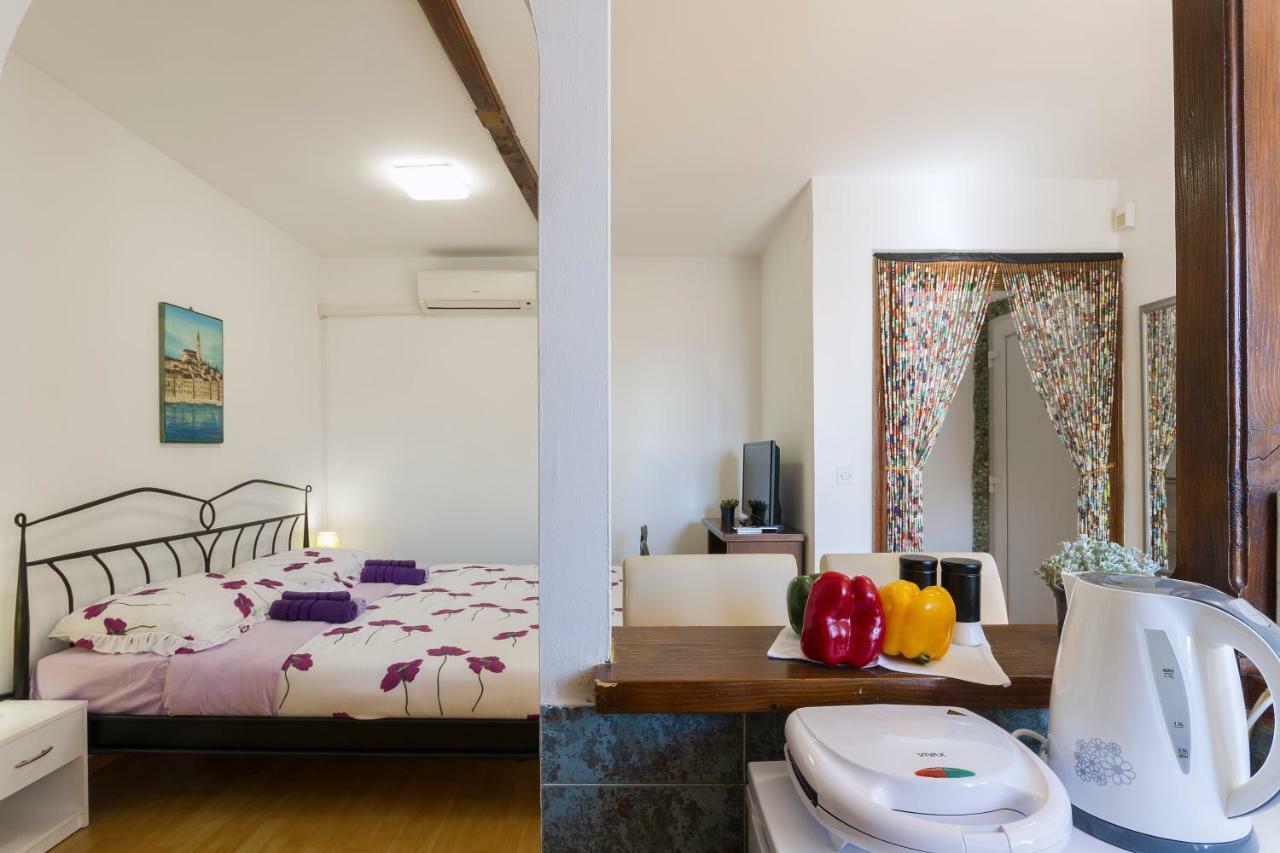 Studio Apartman Ela プーラ エクステリア 写真