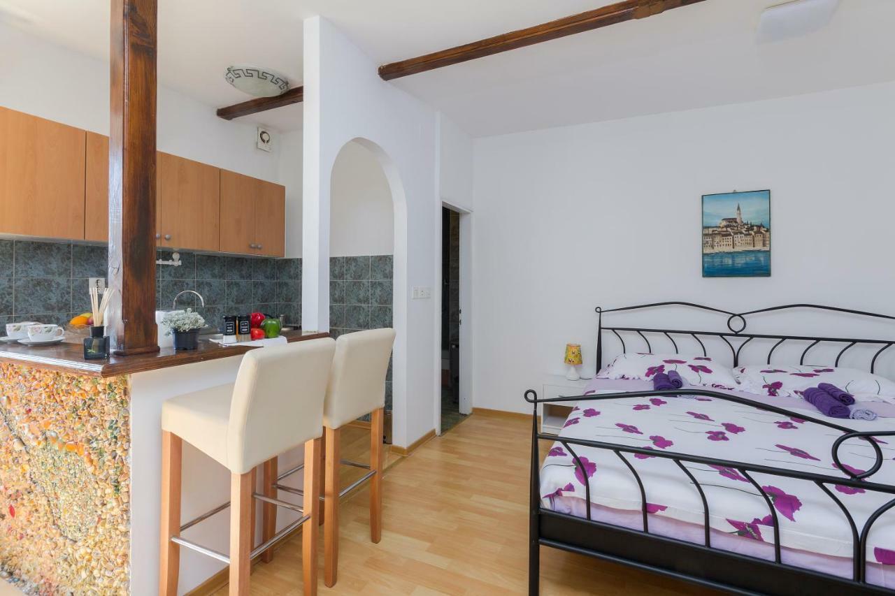 Studio Apartman Ela プーラ エクステリア 写真